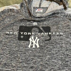 Majestic MLB New York Yankees long sleeve hooded shirt mens XL gray